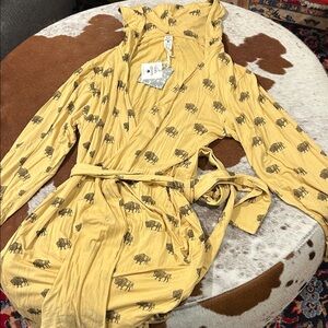 NWT Kate Quinn Women’s Robe with Bison Print and Hood